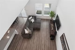 Photo #5: 21220382 Listing