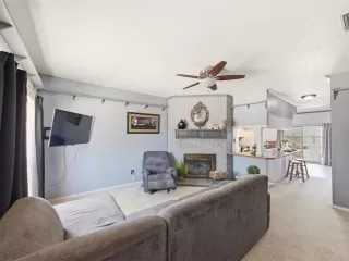 Photo #4: 21220555 Listing 