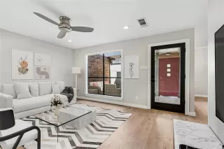 Photo #6: 21221400 Listing 