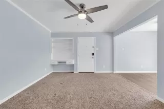 Photo #4: 21221436 Listing