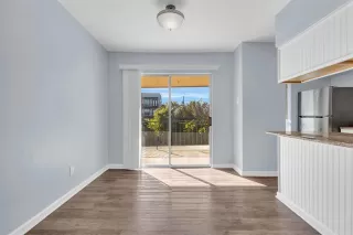 Photo #5: 21221436 Listing