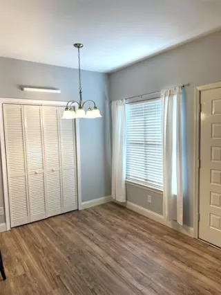 Photo #5: 21221453 Listing