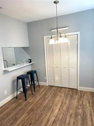 Photo #6: 21221453 Listing