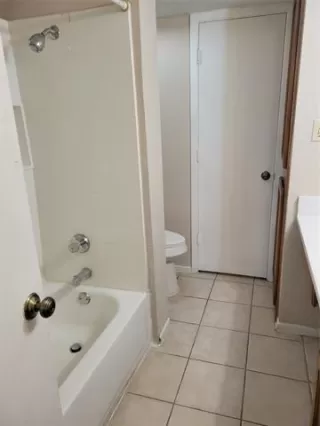 Photo #2: 21221767 Listing