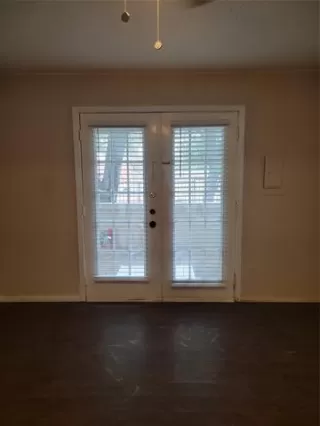 Photo #5: 21221767 Listing