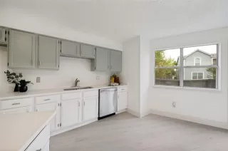 Photo #3: 21222002 Listing