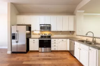 Photo #6: 21222129 Listing