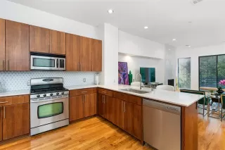 Photo #4: 21222957 Listing 