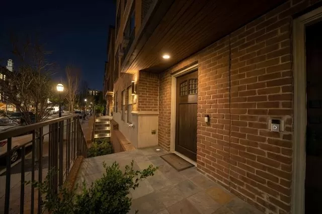 MLS: 21223042 Condo For Sale