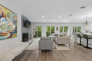 Photo #6: 21223776 Listing 