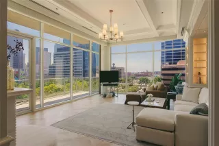 Photo #3: 21223829 Listing