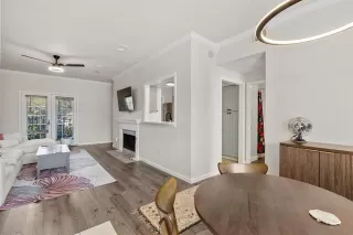 Photo #3: 21224409 Listing