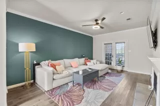 Photo #6: 21224409 Listing