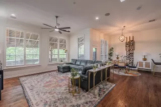 Photo #3: 21224561 Listing