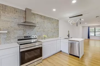 Photo #5: 21225177 Listing 