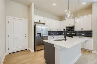 Photo #5: 21225207 Listing