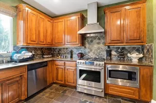 Photo #6: 21225408 Listing 