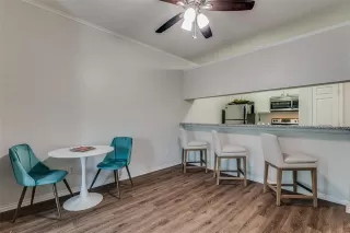 Photo #5: 21225792 Listing 