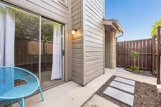 Photo #4: 21226507 Listing