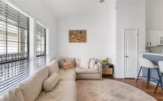 Photo #3: 21226896 Listing 