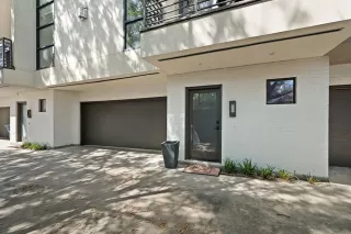 Photo #2: 21226921 Listing 