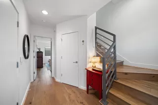 Photo #3: 21226921 Listing 