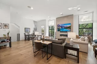 Photo #4: 21226921 Listing 