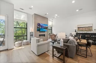 Photo #6: 21226921 Listing 