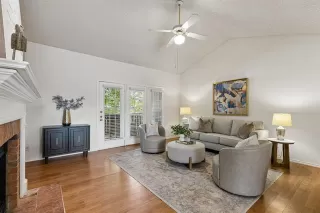 Photo #5: 21227117 Listing 