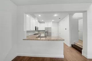 Photo #6: 21227196 Listing 