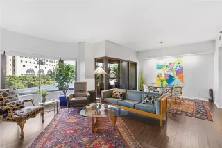 Photo #5: 21227360 Listing