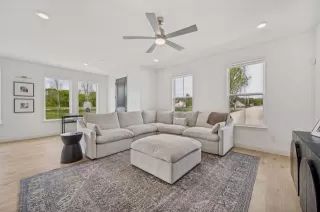 Photo #4: 21227712 Listing 