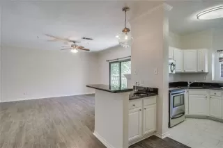 Photo #5: 21227894 Listing 