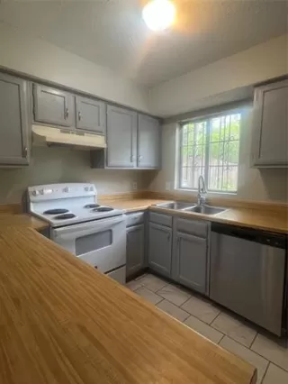 Photo #5: 21228107 Listing 