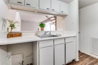 Photo #5: 21228677 Listing