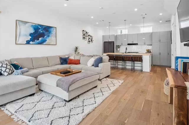 MLS: 21228737 Condo For Sale