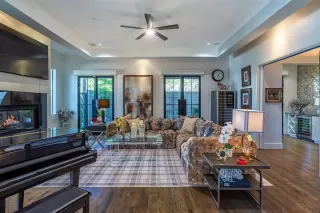 Photo #2: 21228895 Listing