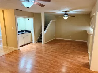 Photo #3: 21229125 Listing