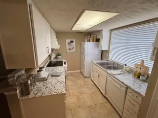 Photo #6: 21229125 Listing