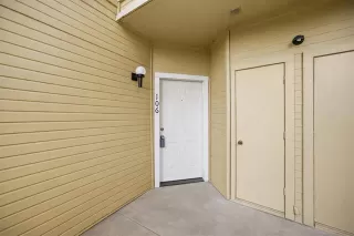 Photo #4: 21229126 Listing