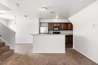 Photo #6: 21229260 Listing