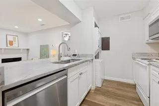 Photo #6: 21229309 Listing 