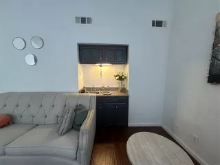 Photo #3: 21229343 Listing