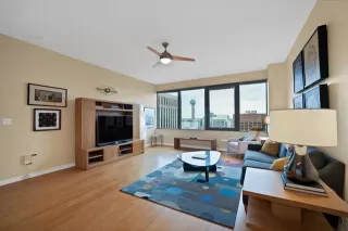 Photo #2: 21230038 Listing 