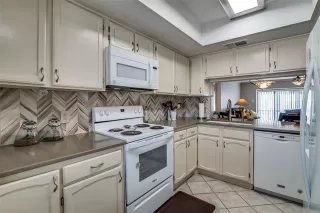 Photo #6: 21230362 Listing