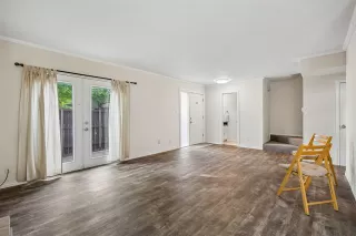 Photo #3: 21230501 Listing 