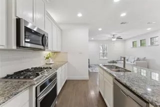 Photo #5: 21230844 Listing 