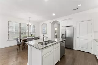 Photo #6: 21230844 Listing 