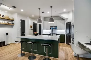 Photo #3: 21231054 Listing