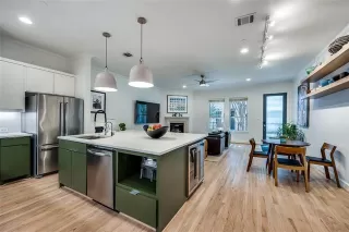 Photo #5: 21231054 Listing